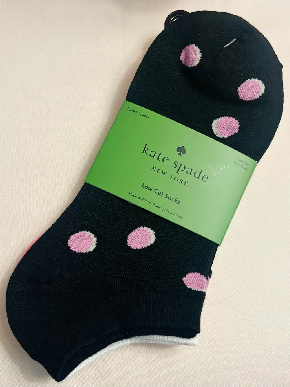 KATE SPADE NWT 3-Pairs of multicolor Footies. Size: 4-10. Black, Pink & White.